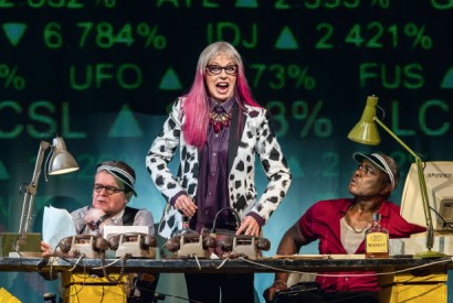 Left to right: Peter Hoare (Fatty), Anne Sofie von Otter (Leocadia Begbick), Willard White (Trinity Moses)