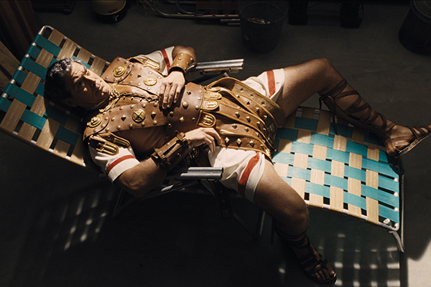 The thighs have it: George Clooney (Baird Whitlock) at his goofiest and most short-skirted